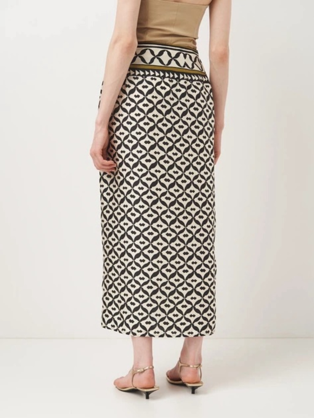 Zara Cream and Black Geometric Midi Skirt with Olive-Striped Waistband sexy - Picture 5 of 5